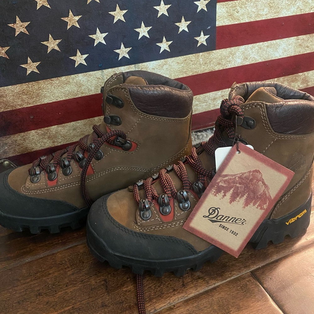 Danner hiking boots nwt